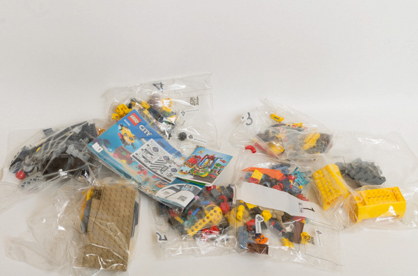 //st.bricker.ru/images/uploads/thumbs/optim/1/posts/LEGO_60265/LEGO_60265-03.jpg