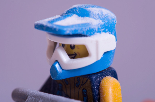 LEGO Set 60191 review - Artic Exploration team in snow