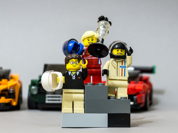 Обзор набора LEGO 75886 Ferrari 488 GT3 - Женщины любят красное